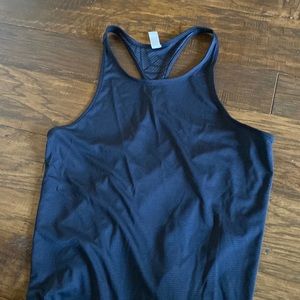 Woman’s Under Armour Tank Top- Extra Small